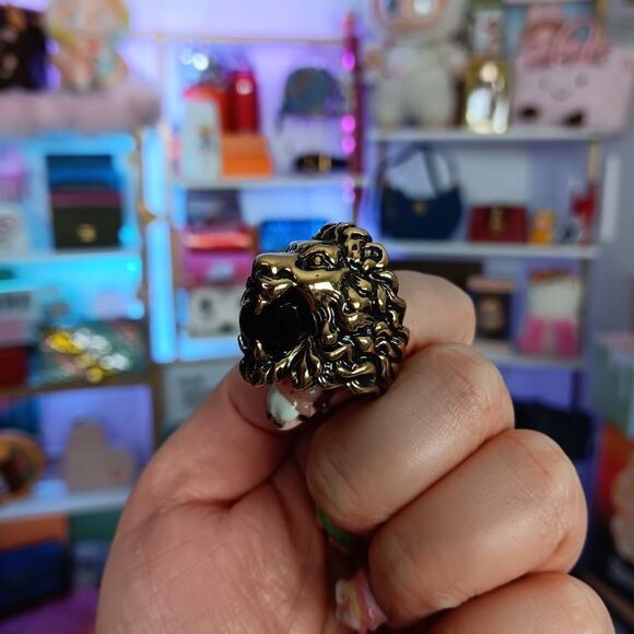 NIB Gucci Lion Head Crystal Cocktail Statement Ring Size 8.5 US - Picture 4 of 11